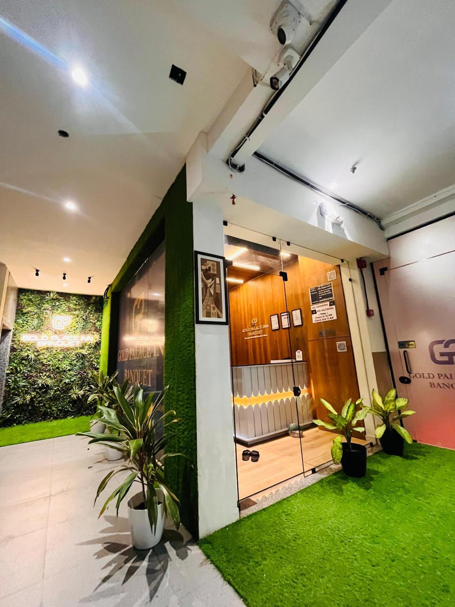 Hotel Gold Palace Inn Surat Luaran gambar