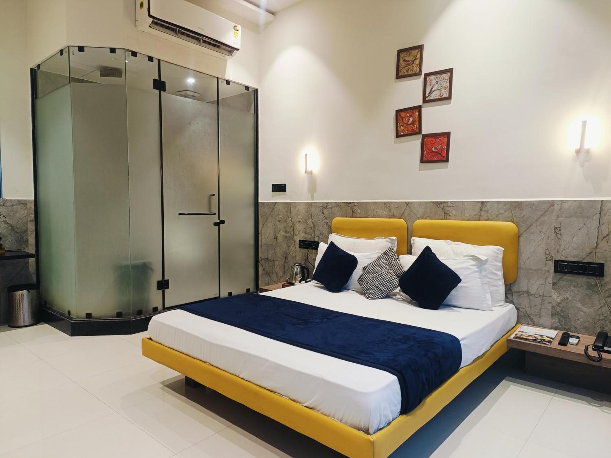 Hotel Gold Palace Inn Surat Luaran gambar