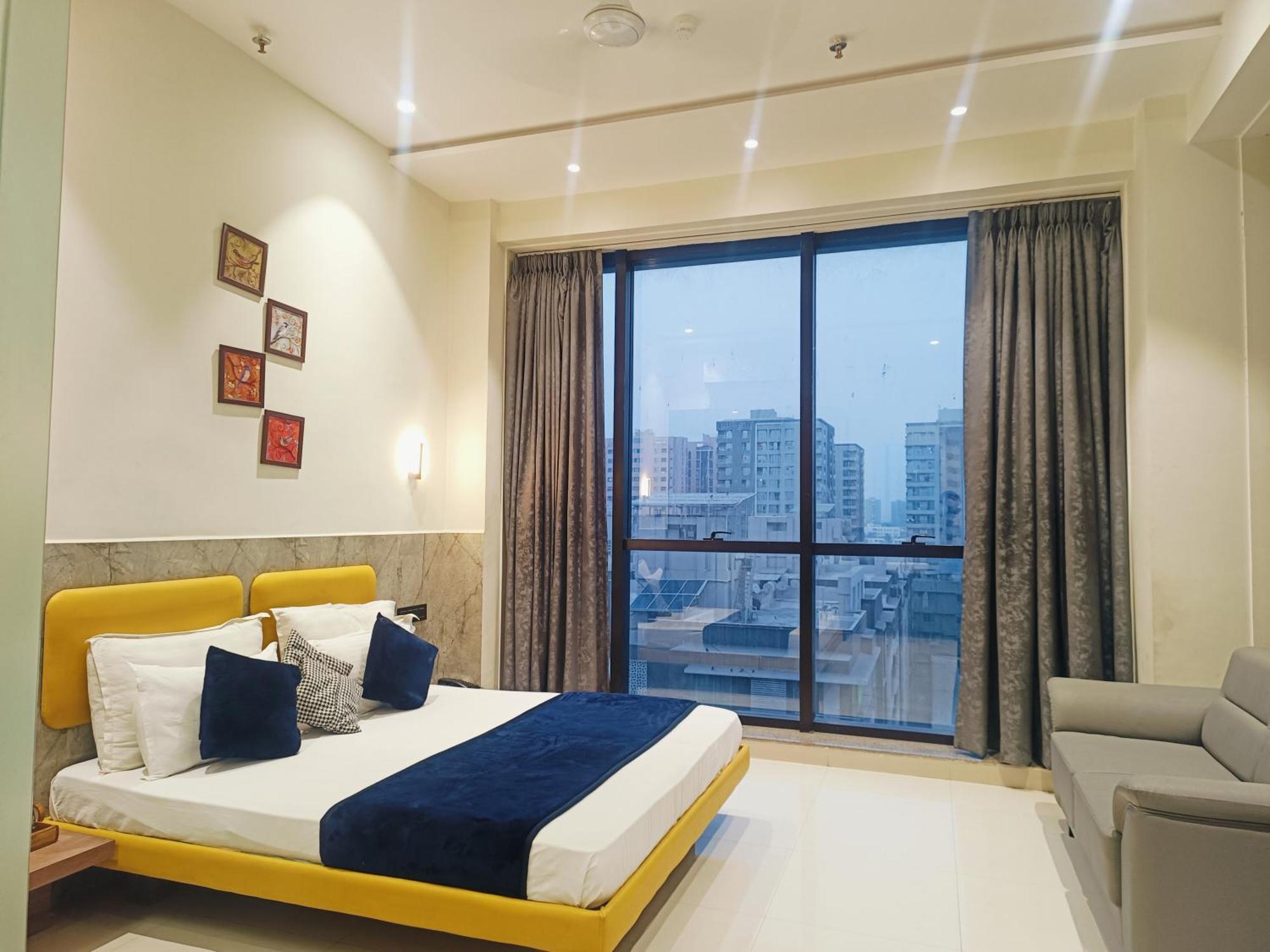 Hotel Gold Palace Inn Surat Luaran gambar