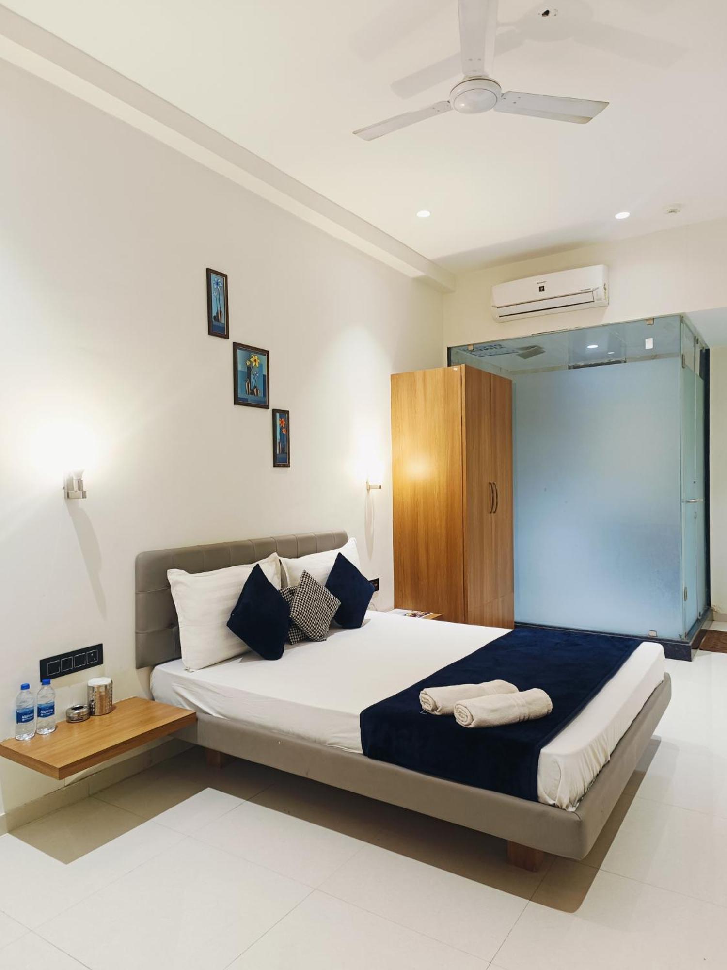 Hotel Gold Palace Inn Surat Luaran gambar