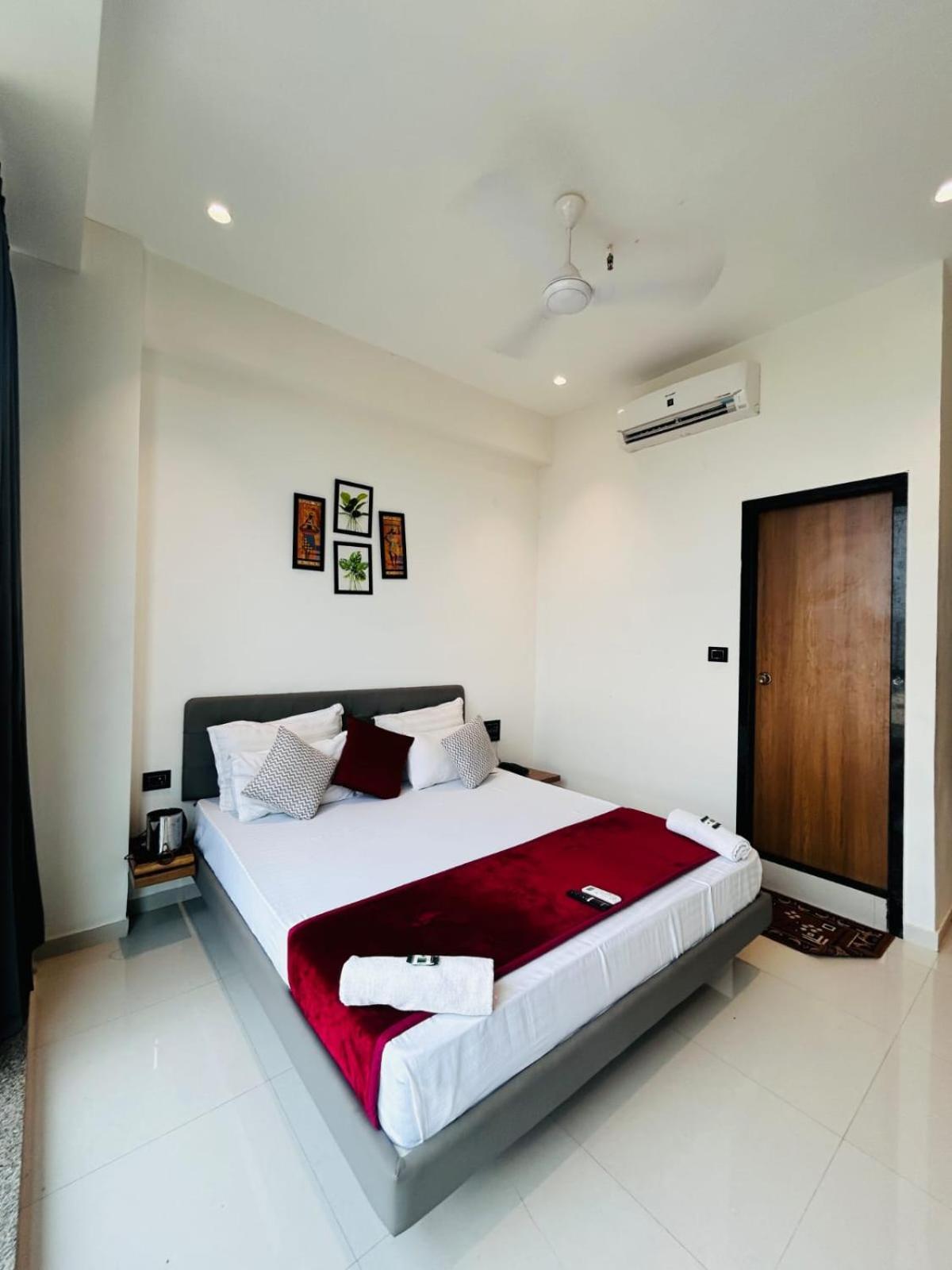Hotel Gold Palace Inn Surat Luaran gambar